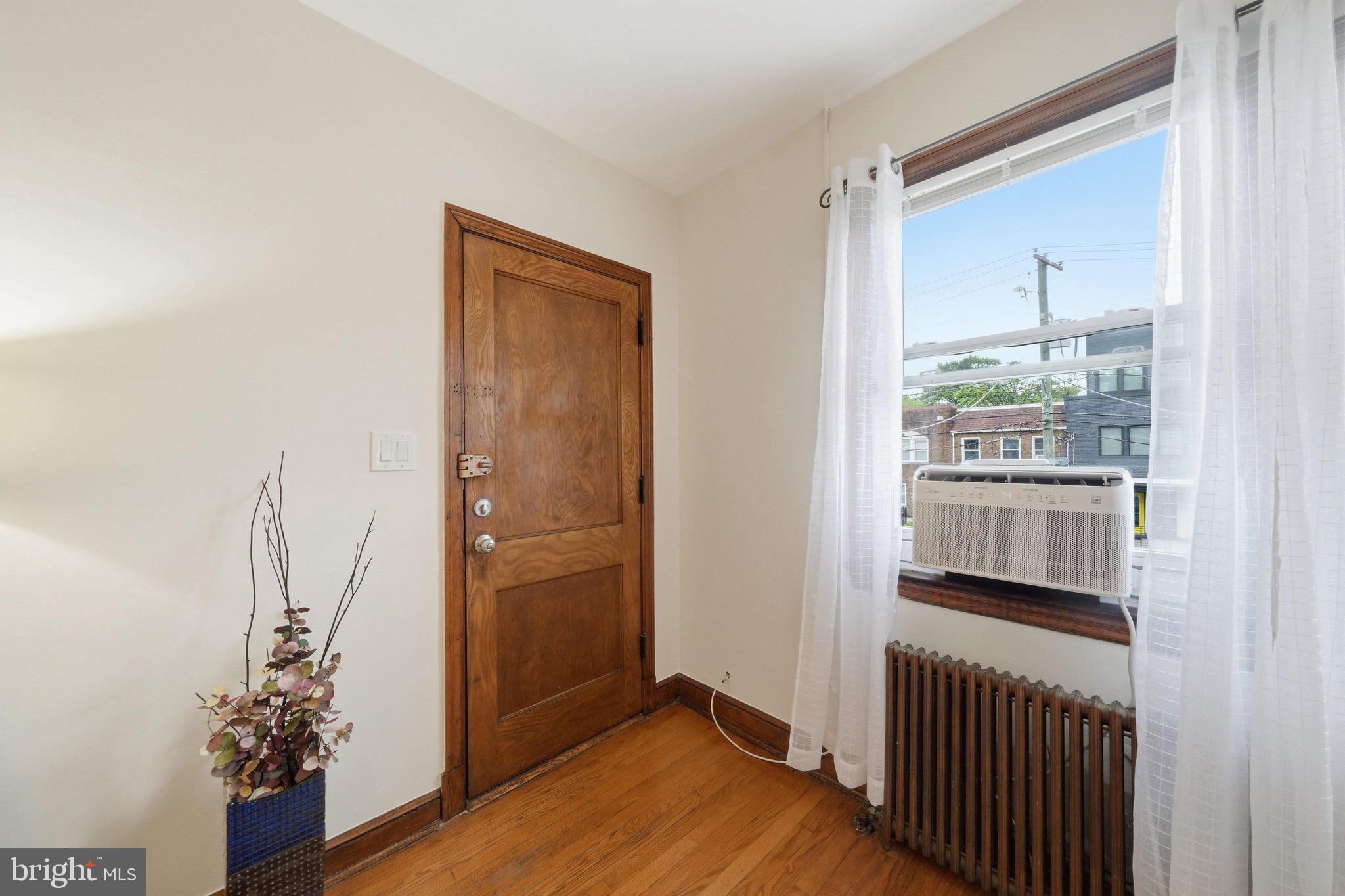713 HAMLIN STREET NE 3