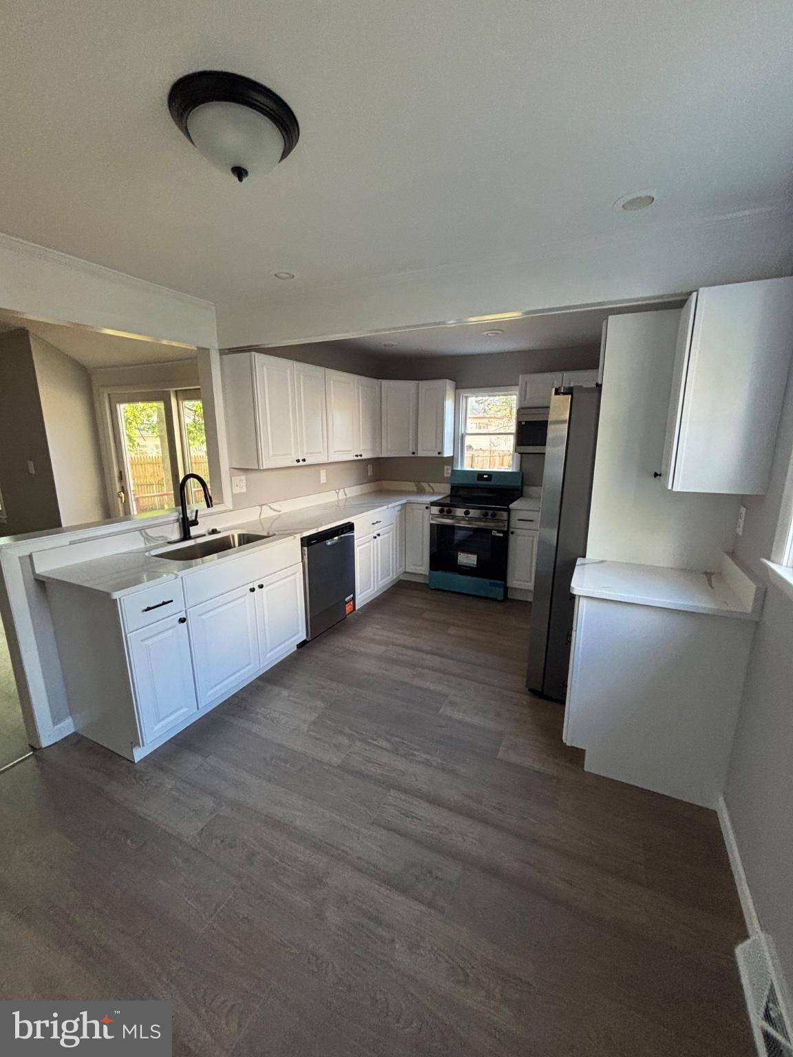 3 MONTERRY DRIVE