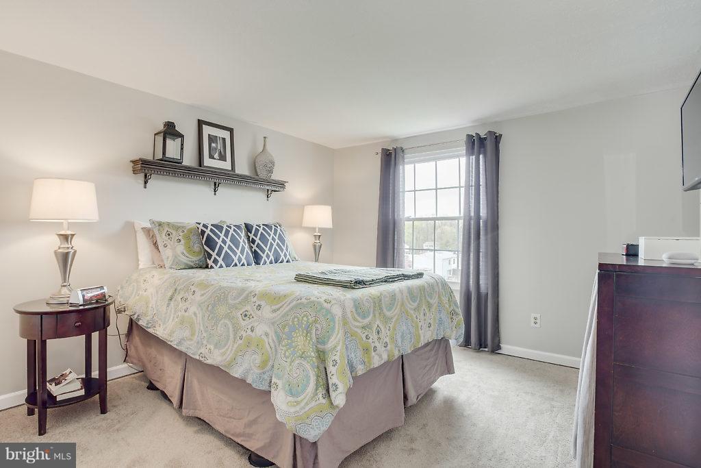 HALLFIELD MANOR - Residential