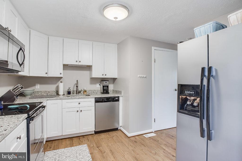 HALLFIELD MANOR - Residential