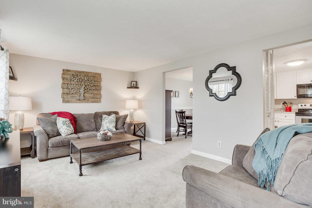 HALLFIELD MANOR - Residential