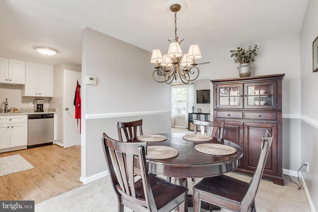 HALLFIELD MANOR - Residential