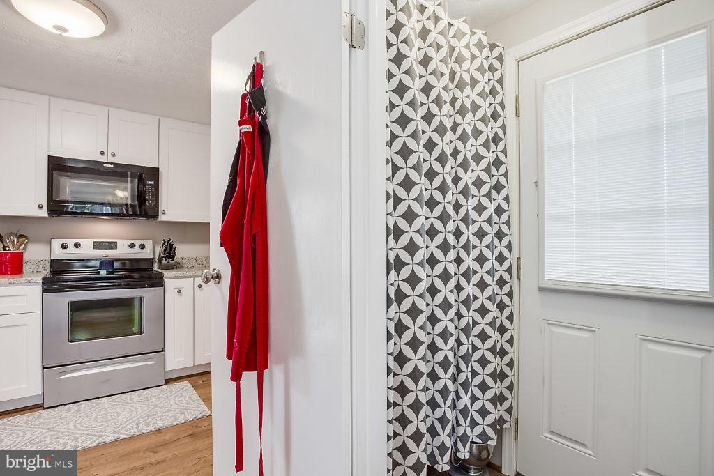 HALLFIELD MANOR - Residential