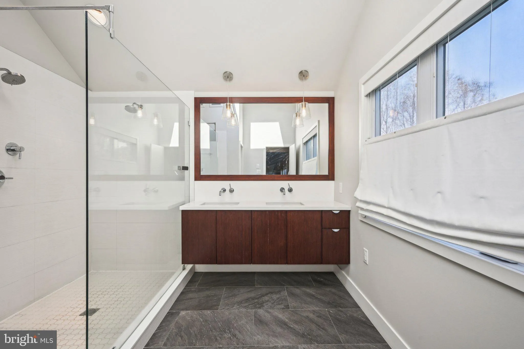 Dresher, Pennsylvania 19025, United States, 4 Bedrooms Bedrooms, ,3 BathroomsBathrooms,Residential,Contingent,112543