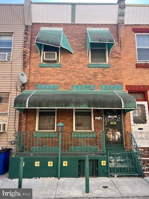 Excellent Investment Opportunity on a Quiet Block!
Family-owned for over 50 years, this well-maintained property offers incredible potential. While it requires a full renovation, many of the big-ticket items have already been addressed — including a new roof, updated electrical panel, modern water heater, and recently upgraded heating system. Perfect for investors or buyers looking to customize their next home. Don't miss this chance to add value in a desirable, peaceful neighborhood!