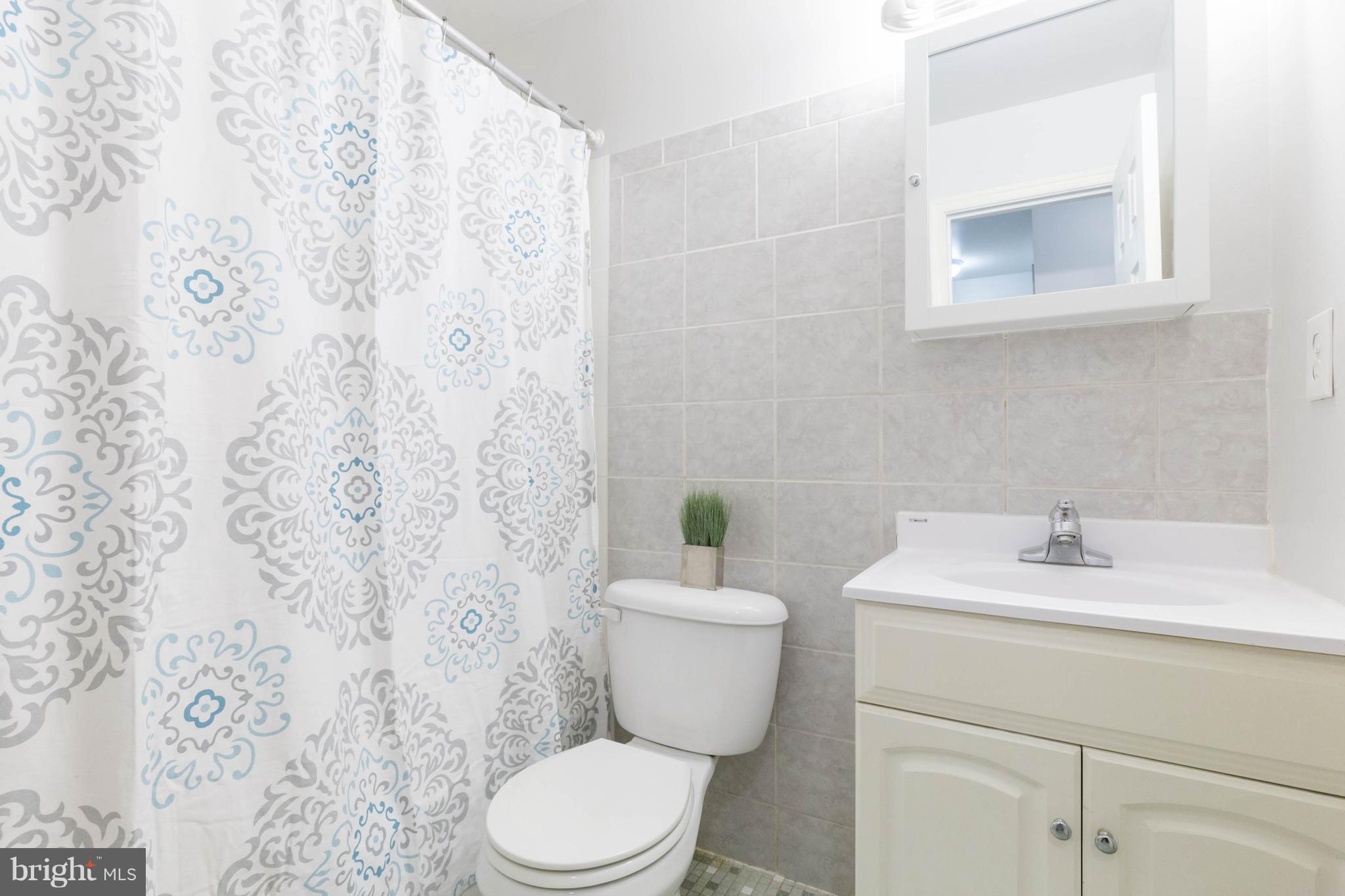 BURKE STATION SQUARE - Residential