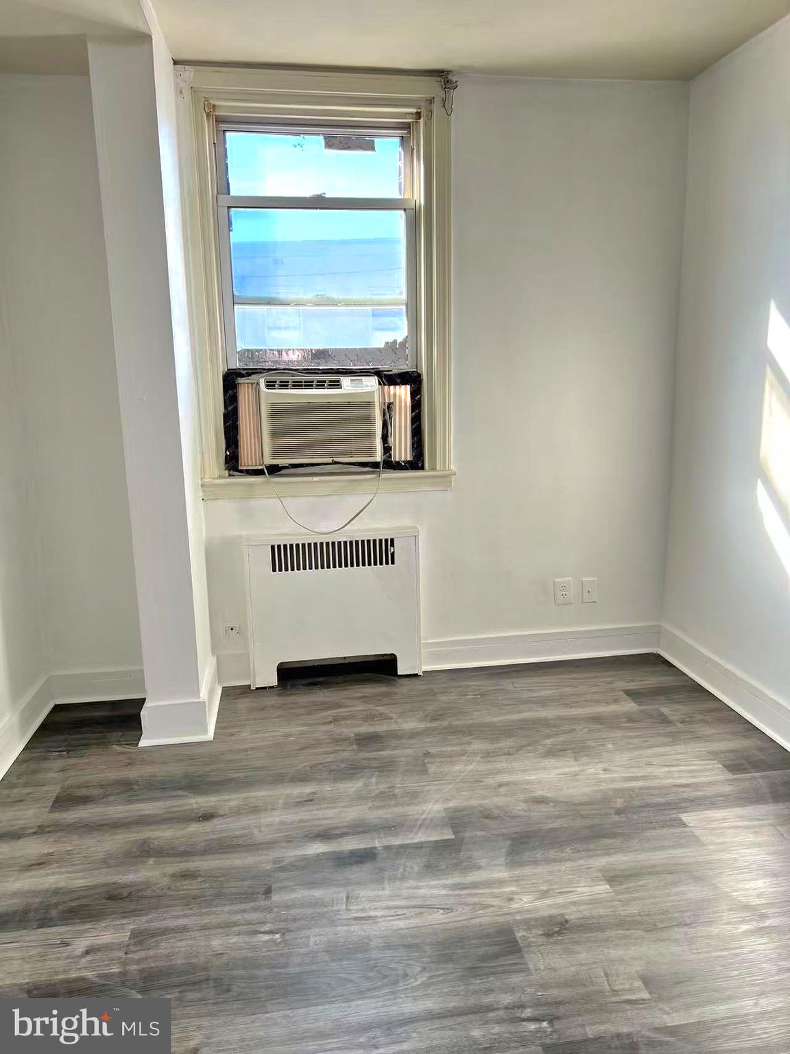 OXFORD CIRCLE - Residential