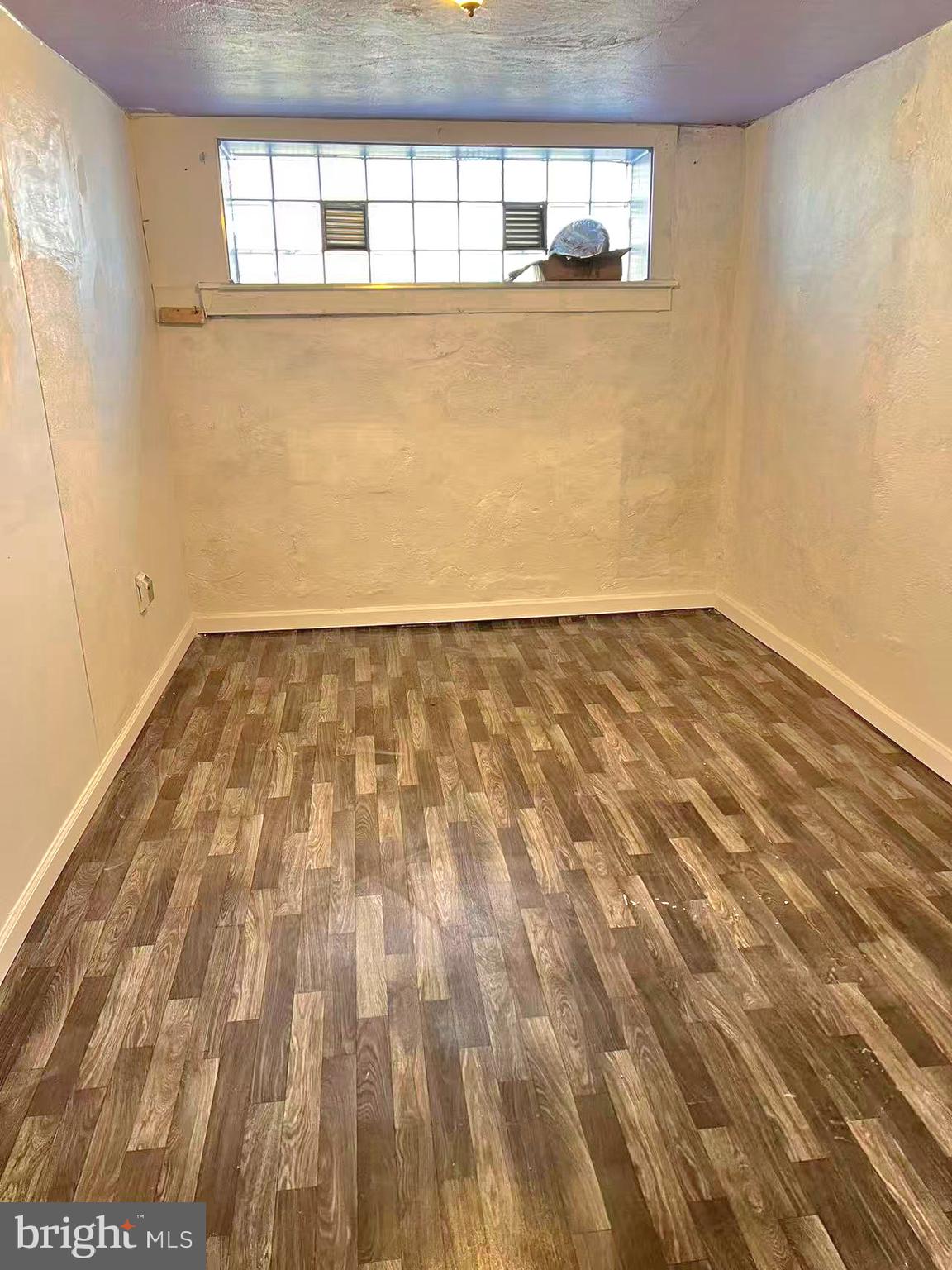 OXFORD CIRCLE - Residential