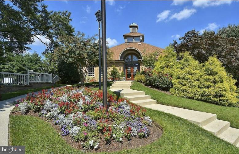 SEVEN OAKS - Residential