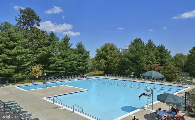 SEVEN OAKS - Residential