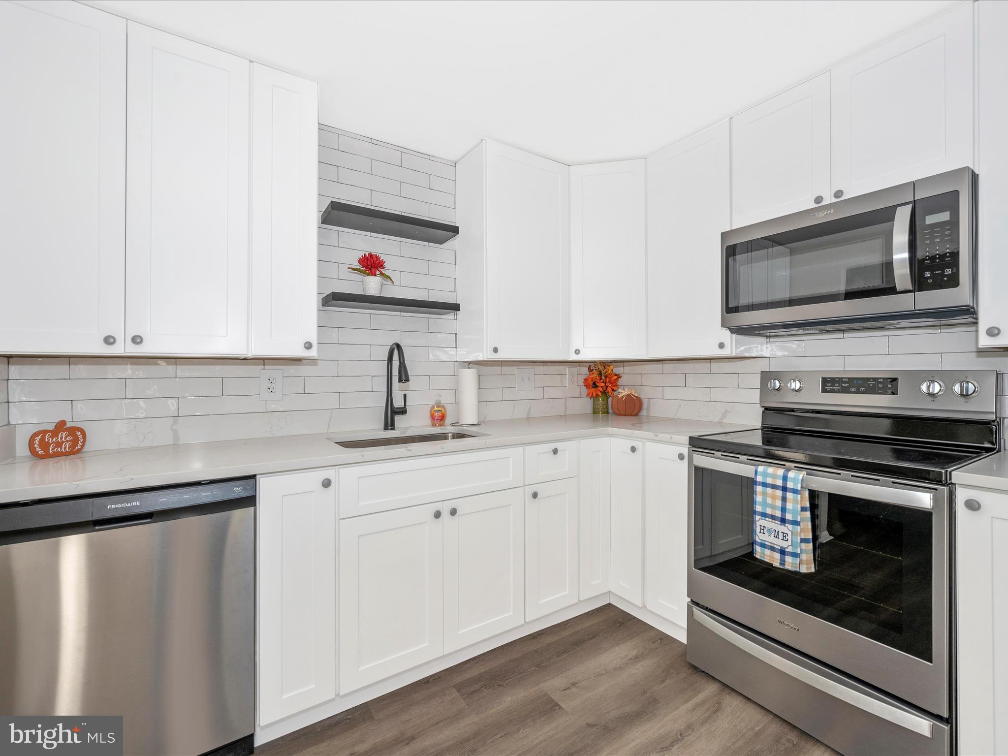 AMBER MEADOWS - Residential