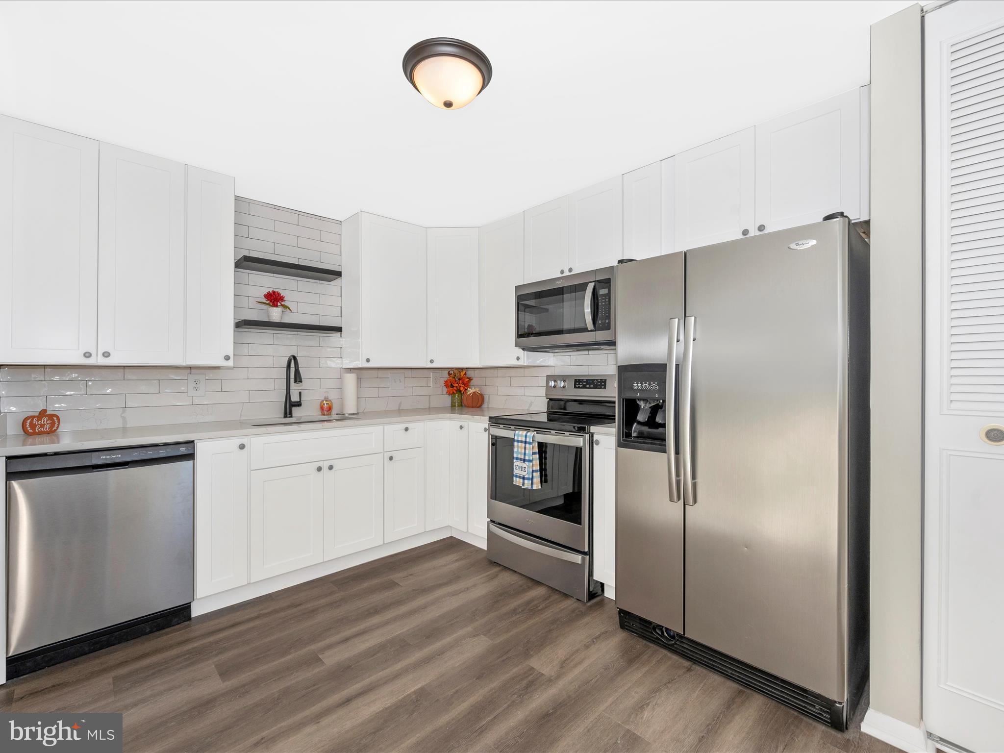 AMBER MEADOWS - Residential