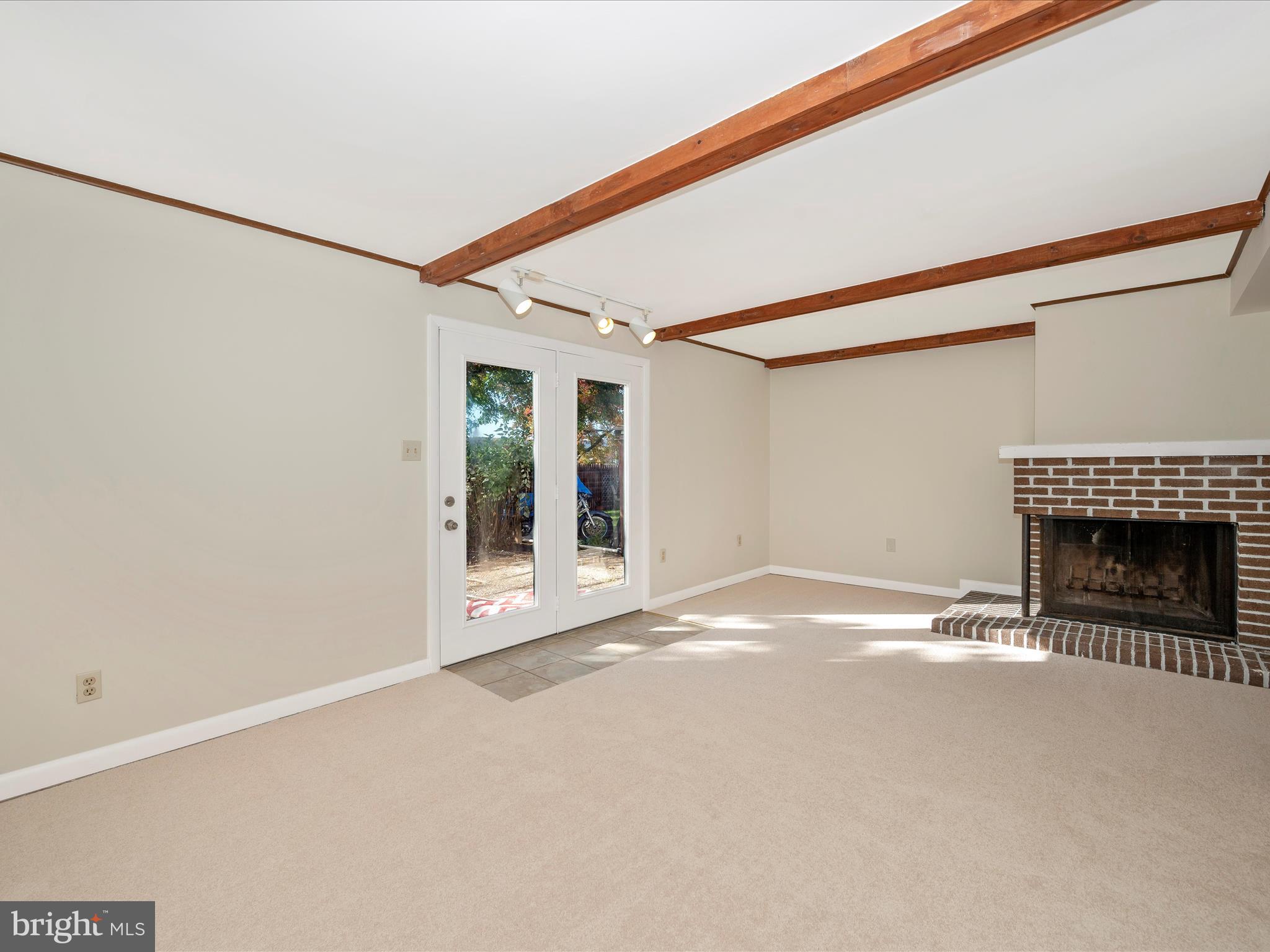 AMBER MEADOWS - Residential