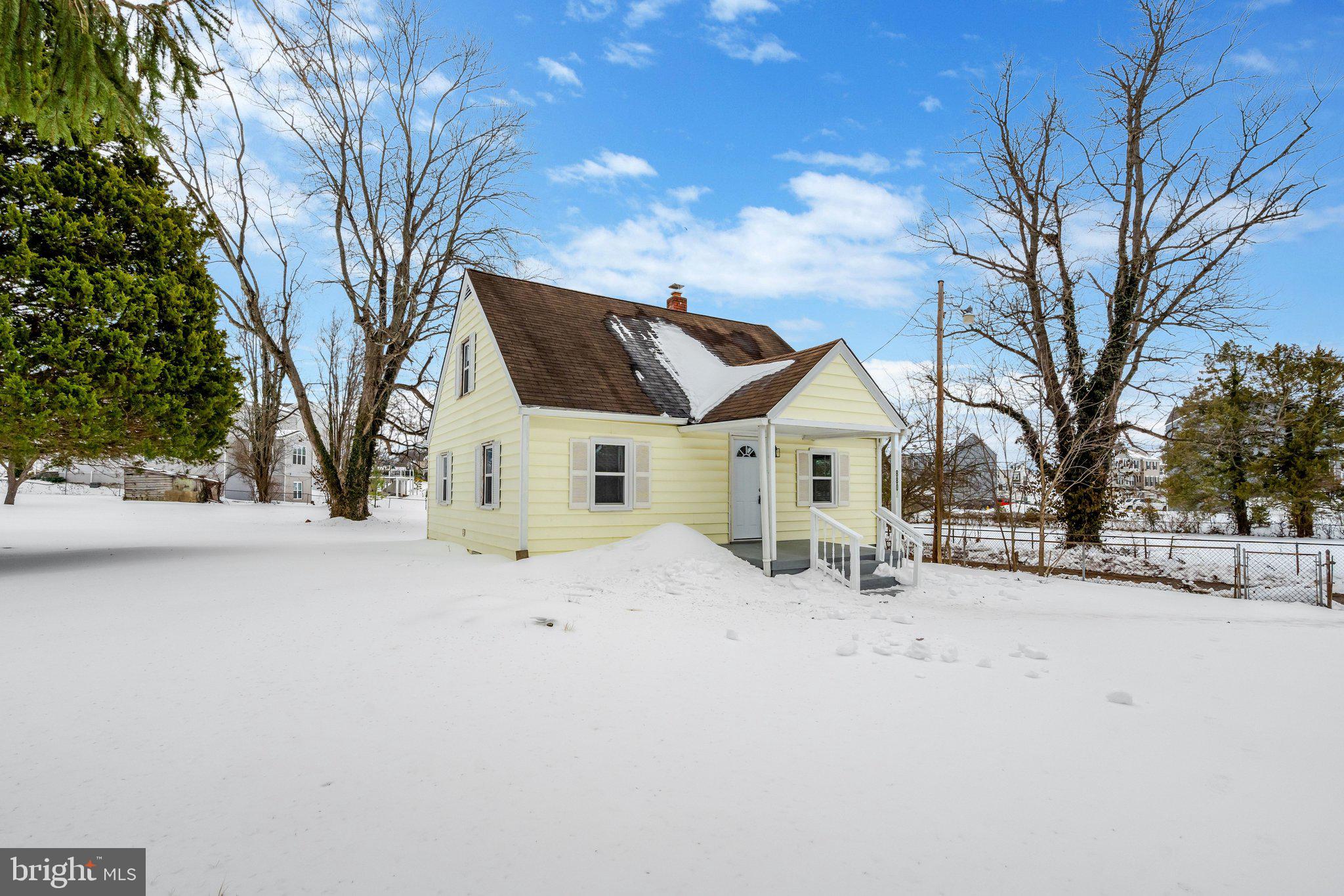 8803 OLD DOMINION DRIVE