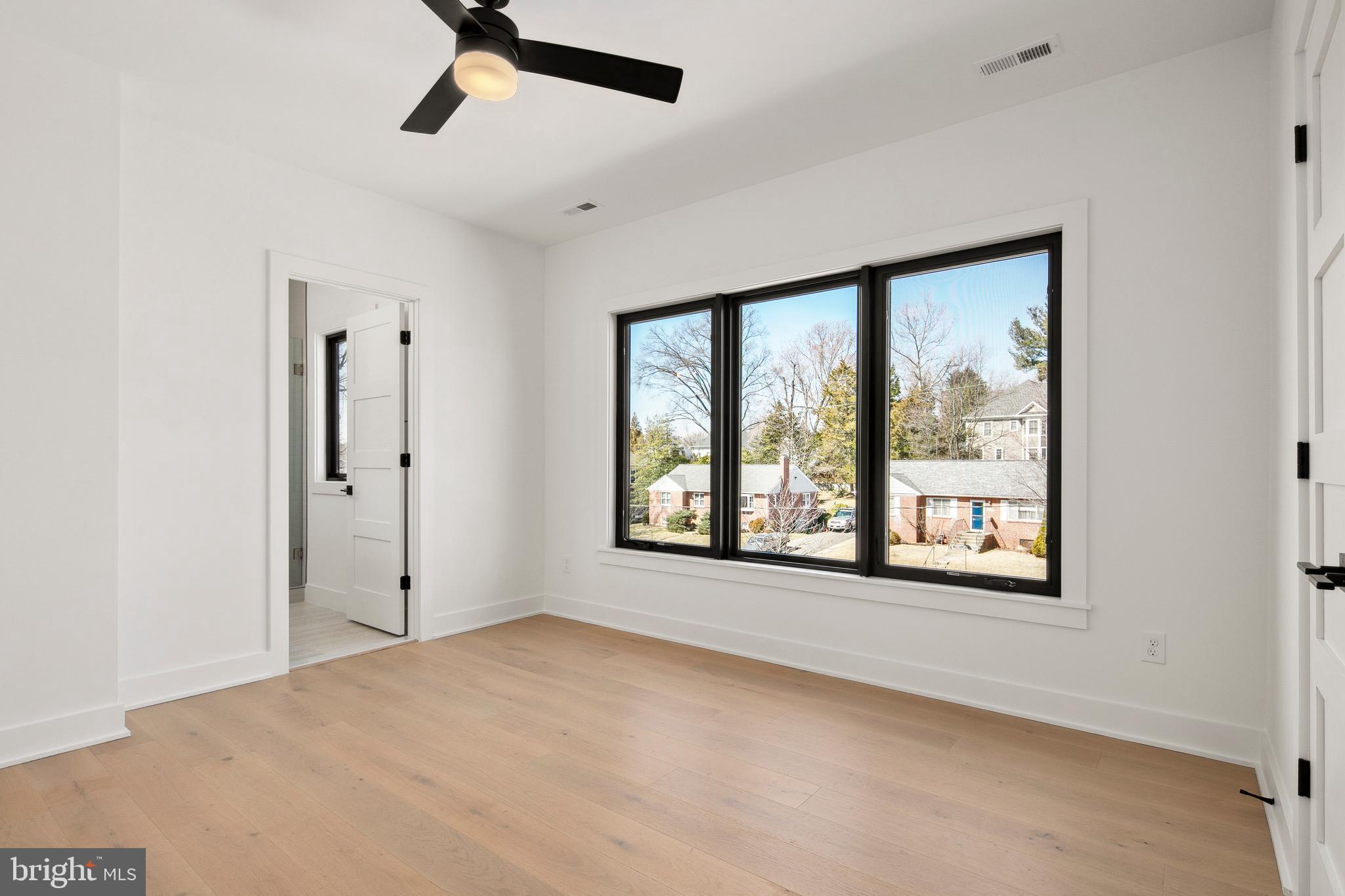 BERKSHIRE OAKWOOD - Residential