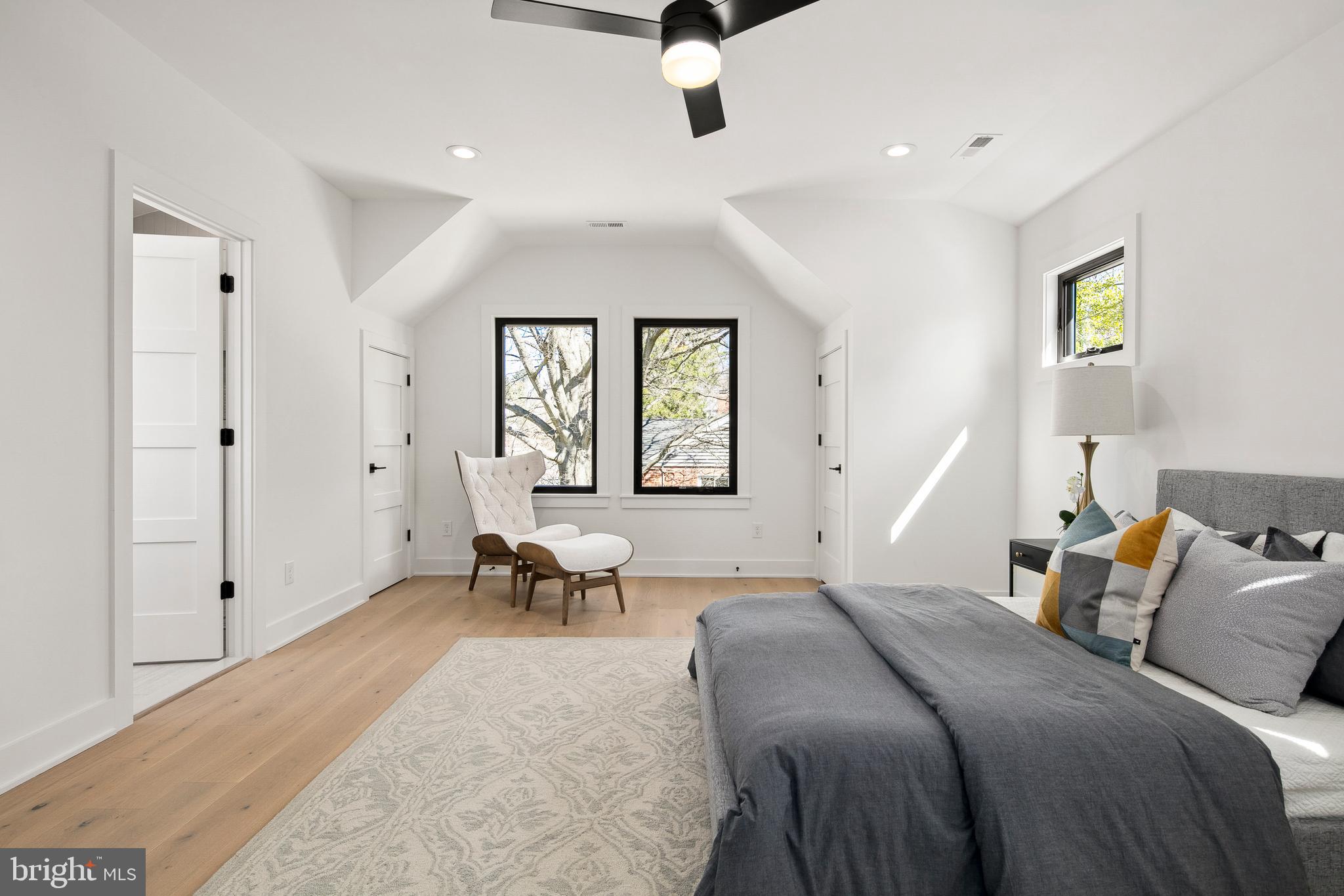 BERKSHIRE OAKWOOD - Residential