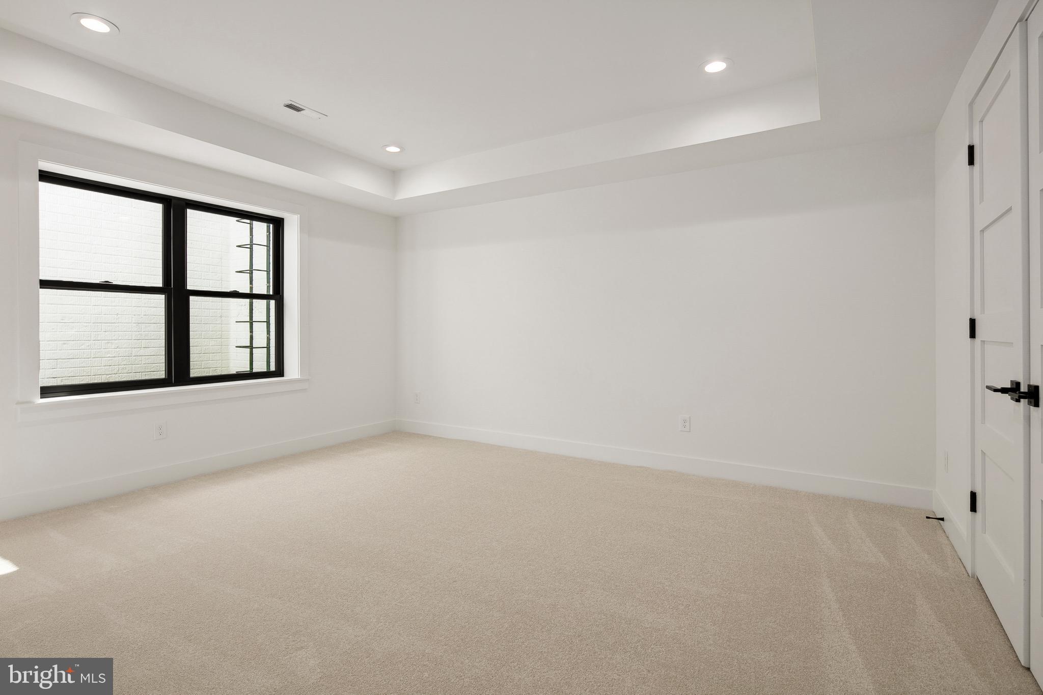 BERKSHIRE OAKWOOD - Residential