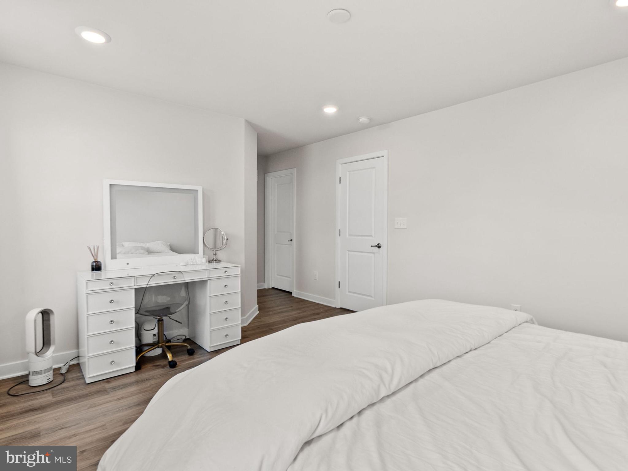 VILLAGES AT SPRING HILL - Residential