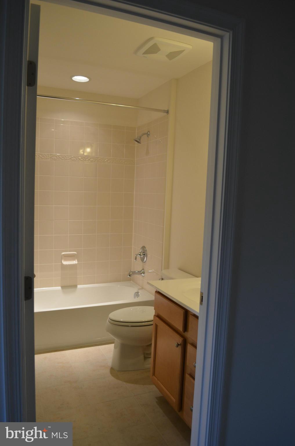 STERLING - Residential Lease