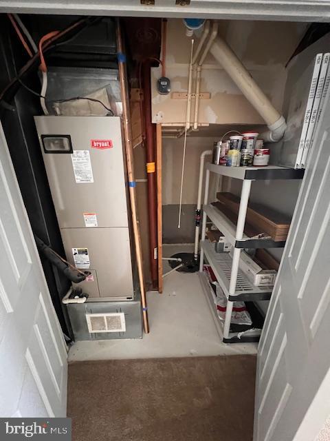 COUNTY GREEN - Residential Lease