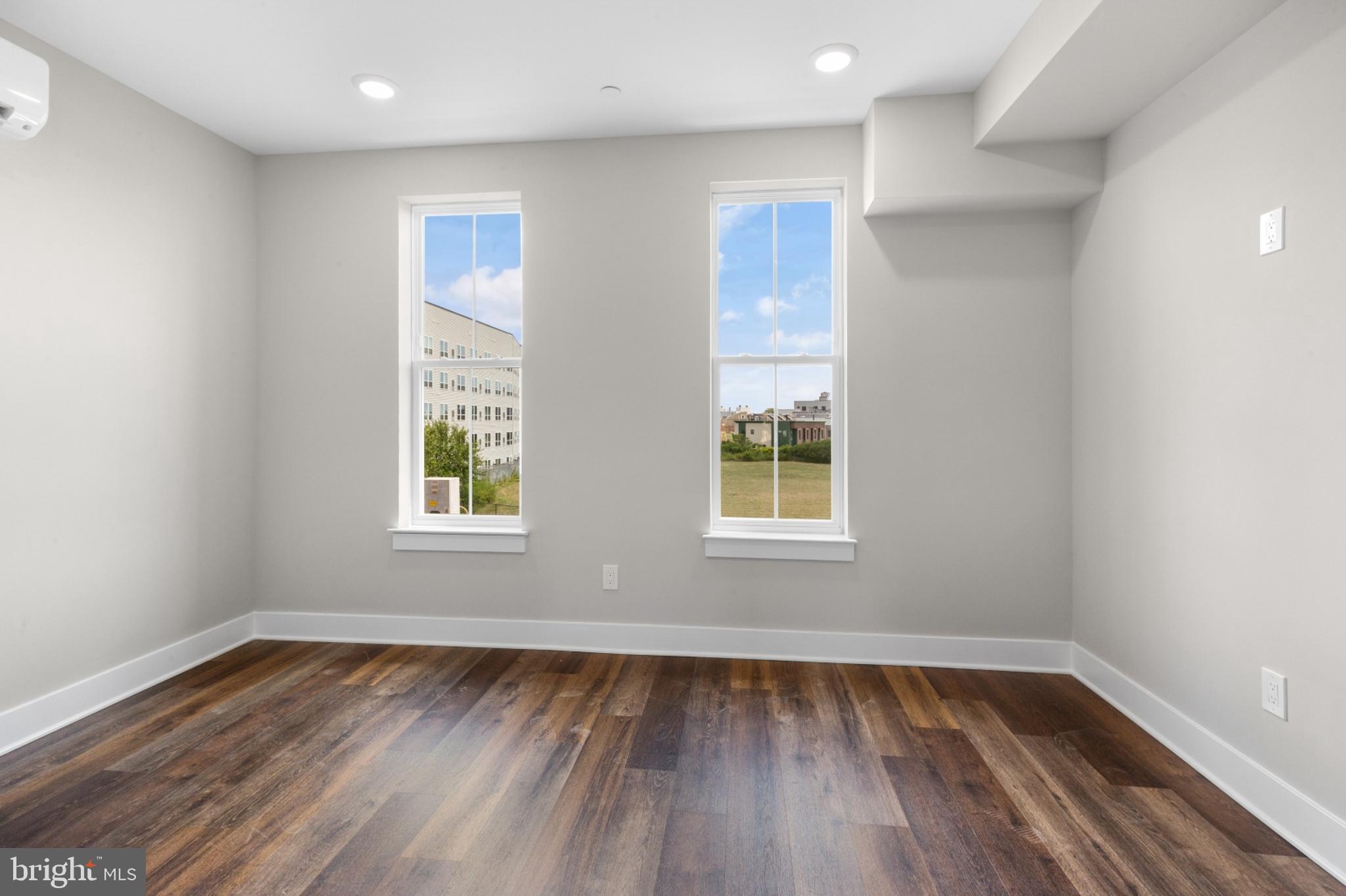 EAST KENSINGTON - Residential Lease