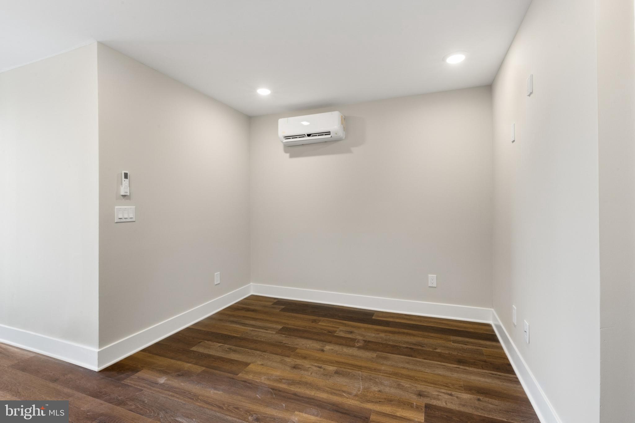 EAST KENSINGTON - Residential Lease