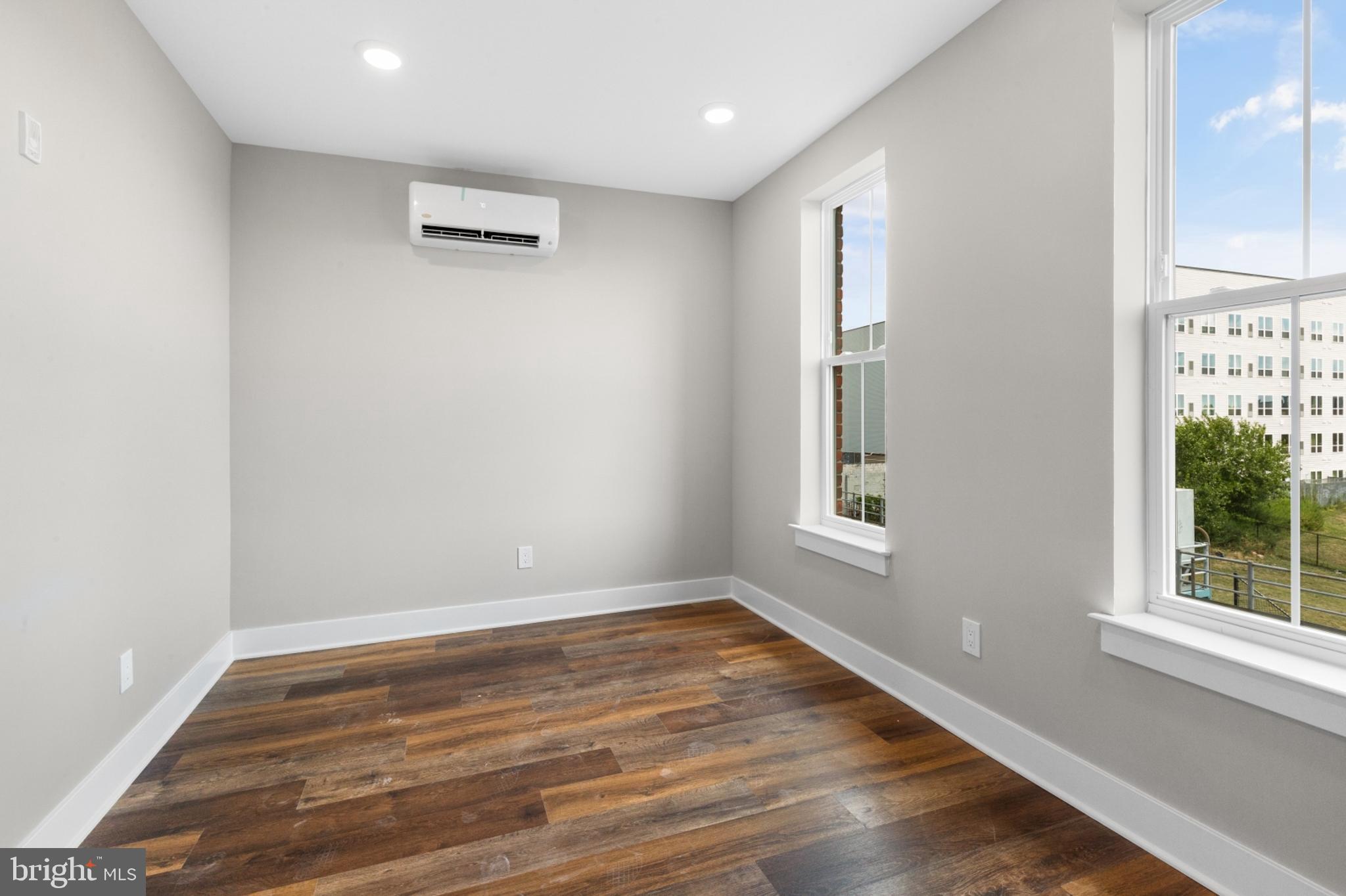 EAST KENSINGTON - Residential Lease