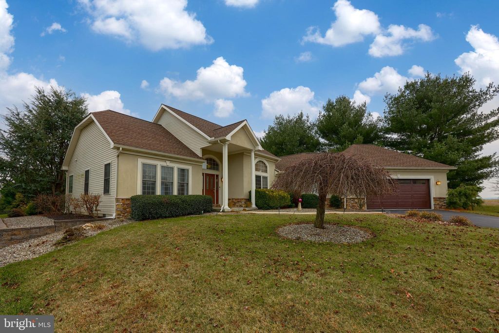 Photo of 112 SAINT GEORGES DR, LANCASTER, PA 17603 (MLS # PALA2029706)