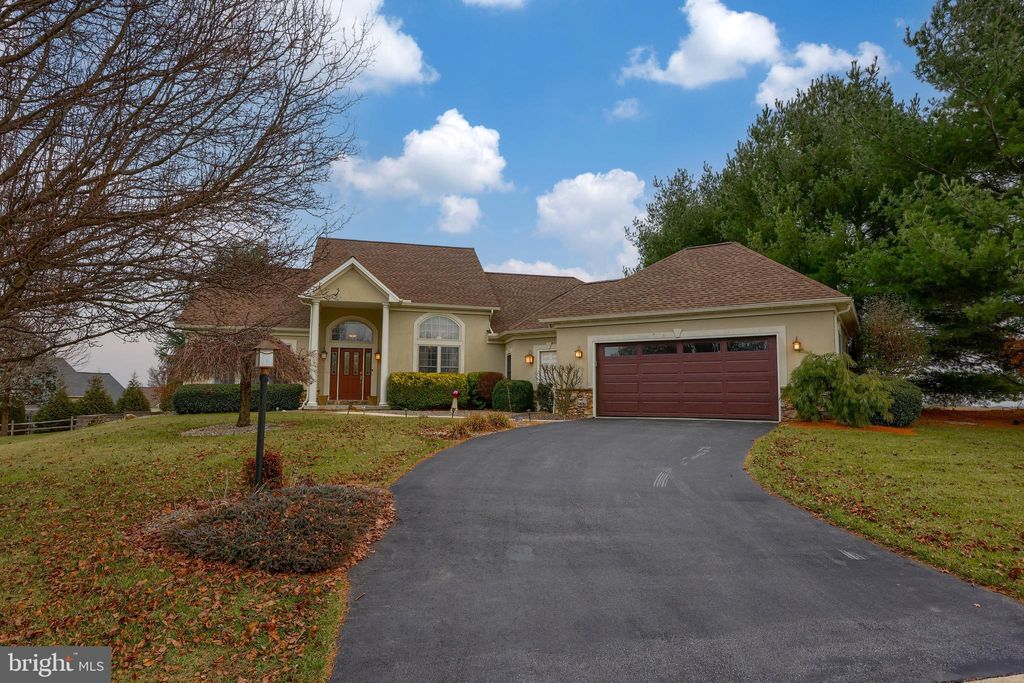 Photo of 112 SAINT GEORGES DR, LANCASTER, PA 17603 (MLS # PALA2029706)