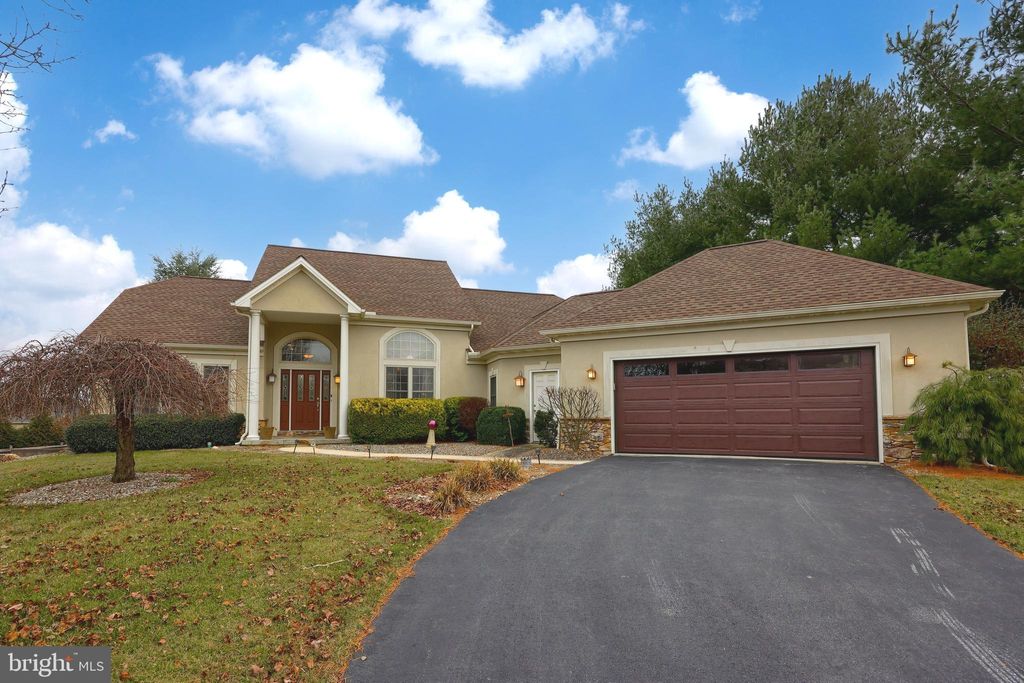 Photo of 112 SAINT GEORGES DR, LANCASTER, PA 17603 (MLS # PALA2029706)