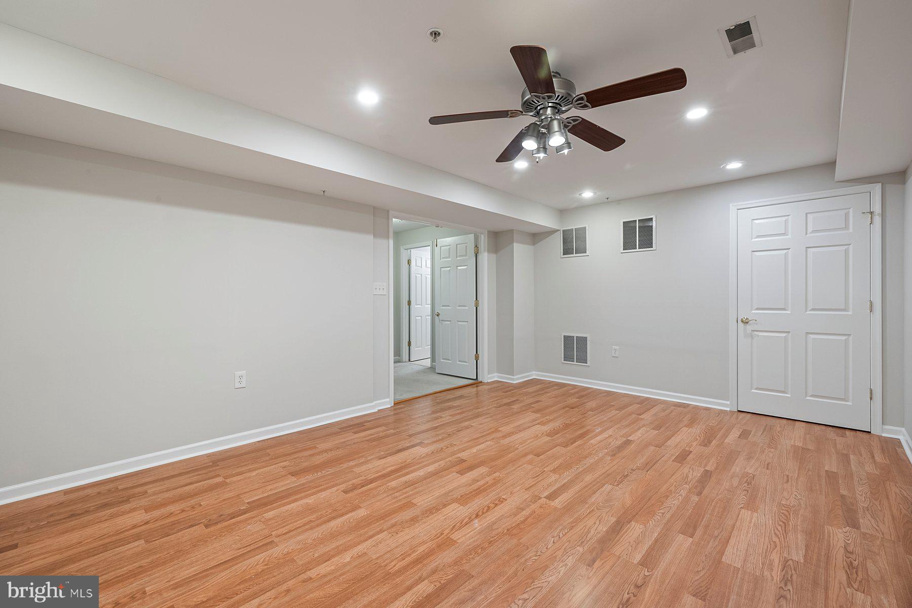 PINEY ORCHARD - Residential Lease