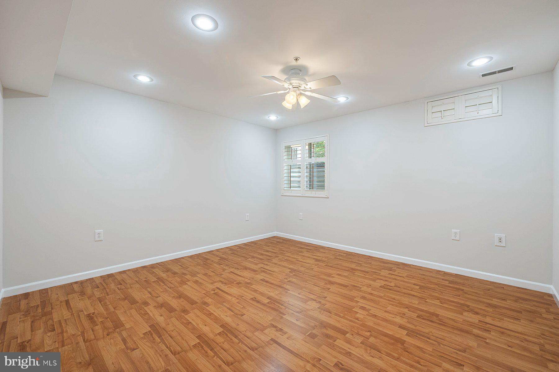 PINEY ORCHARD - Residential Lease