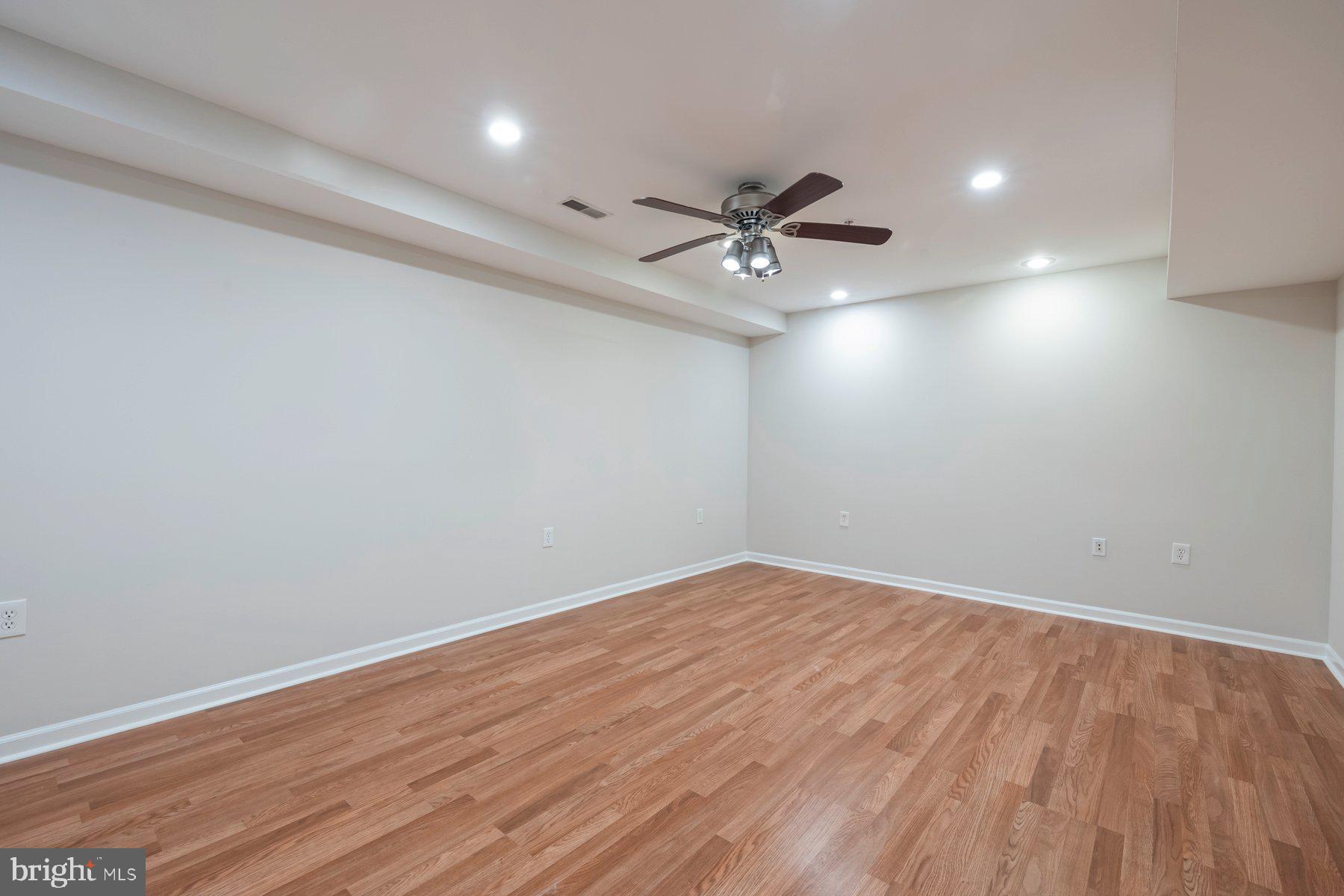 PINEY ORCHARD - Residential Lease