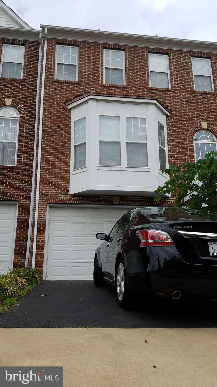Beautiful Townhome next to I-267 with excellent upgrades. Hardwood floors on levels , with  Gourmet Kitchen , stainless steel appliances, Deck. Finished walkout basement with Bar Area and easy access to all major shopping centers.