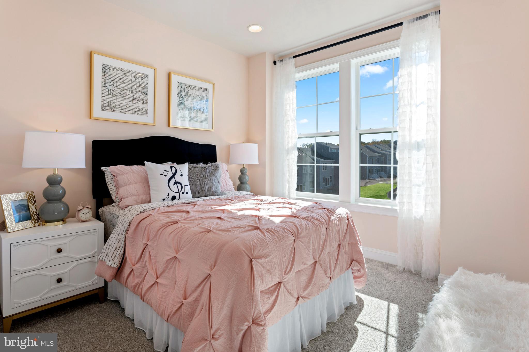 LAUREL OVERLOOK - Residential