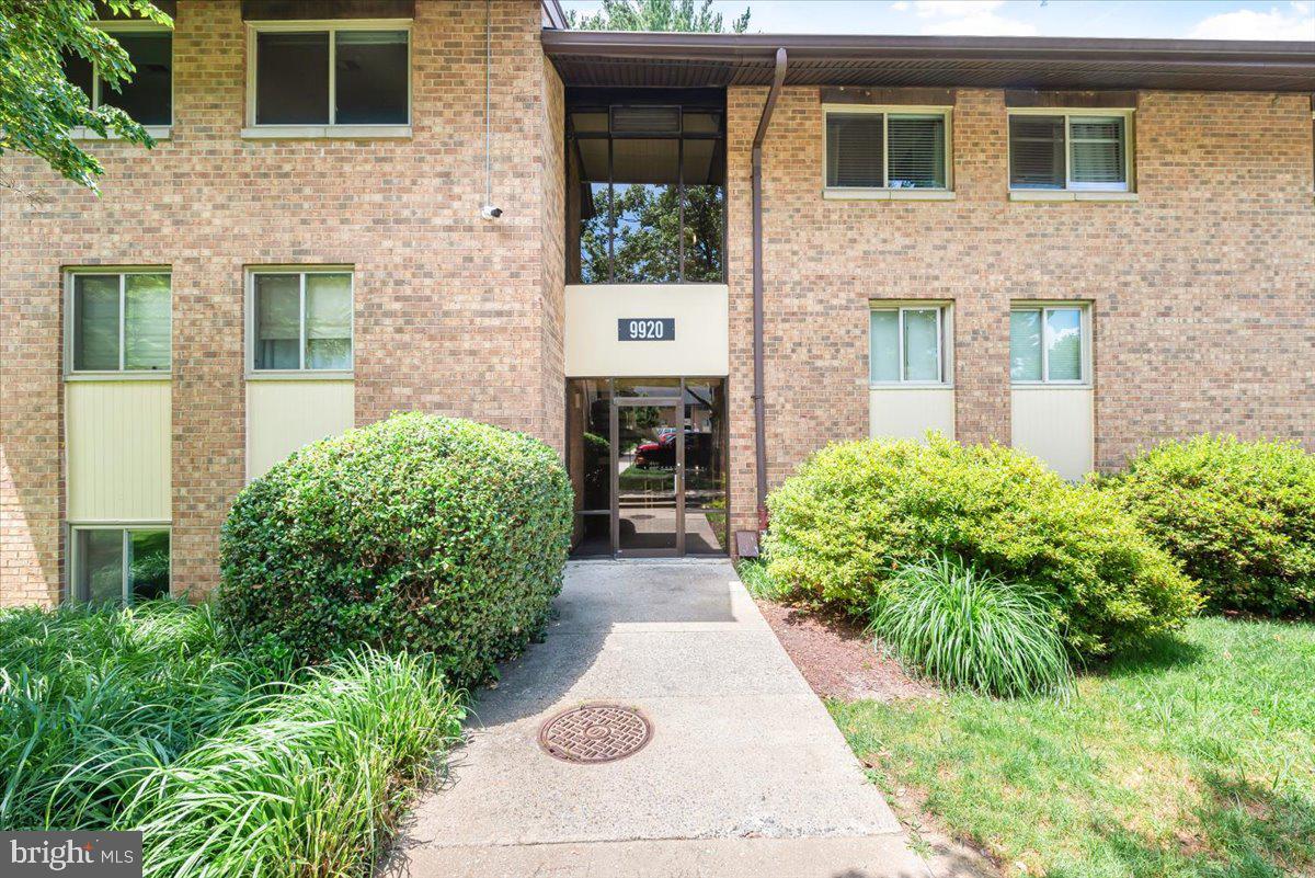 **Buyer Financing fell through***
Welcome to your new home at 9920 Walker House Rd, Montgomery Village, MD! This spacious 1,410 square foot condo offers a perfect blend of comfort and style in a vibrant community setting. With three generous bedrooms and two fully renovated bathrooms, this residence provides ample space for relaxation and living.
Step inside to find stunning hardwood floors that flow seamlessly throughout the living areas, illuminated by modern recessed lighting. The kitchen is a chef's delight, featuring a gas stove, refrigerator, and dishwasher—perfect for preparing and enjoying meals.
The master bedroom includes a convenient walk-in closet, providing plenty of storage space for all your needs. For those who enjoy outdoor living, the private patio offers a serene spot to unwind and enjoy the fresh air.
The unit is equipped with its own washer and dryer, adding to the convenience of this lovely home. Enjoy year-round comfort with air conditioning and central AC. Safety is enhanced with a security gate, offering peace of mind.
Residents of this community have access to exceptional amenities including a club house, tennis court, and a communal pool—ideal for leisure and recreation. Whether you’re hosting friends or enjoying a quiet evening, this condo offers a lifestyle that complements both relaxation and entertainment.
Don’t miss the opportunity to make this beautiful condo your own! Contact us today to schedule a private tour and experience the charm and convenience of this wonderful home.