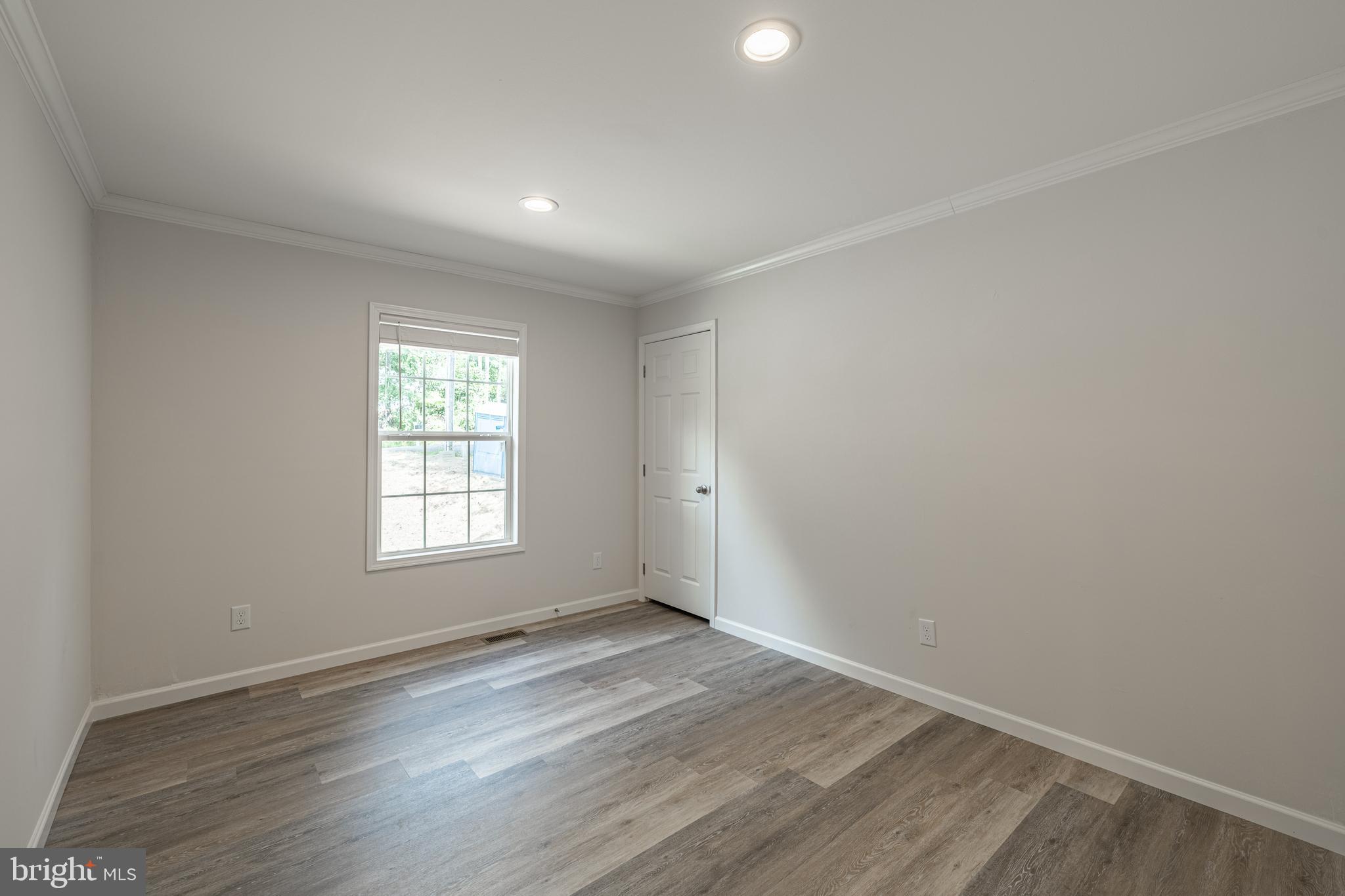 TWIN LAKES - Residential