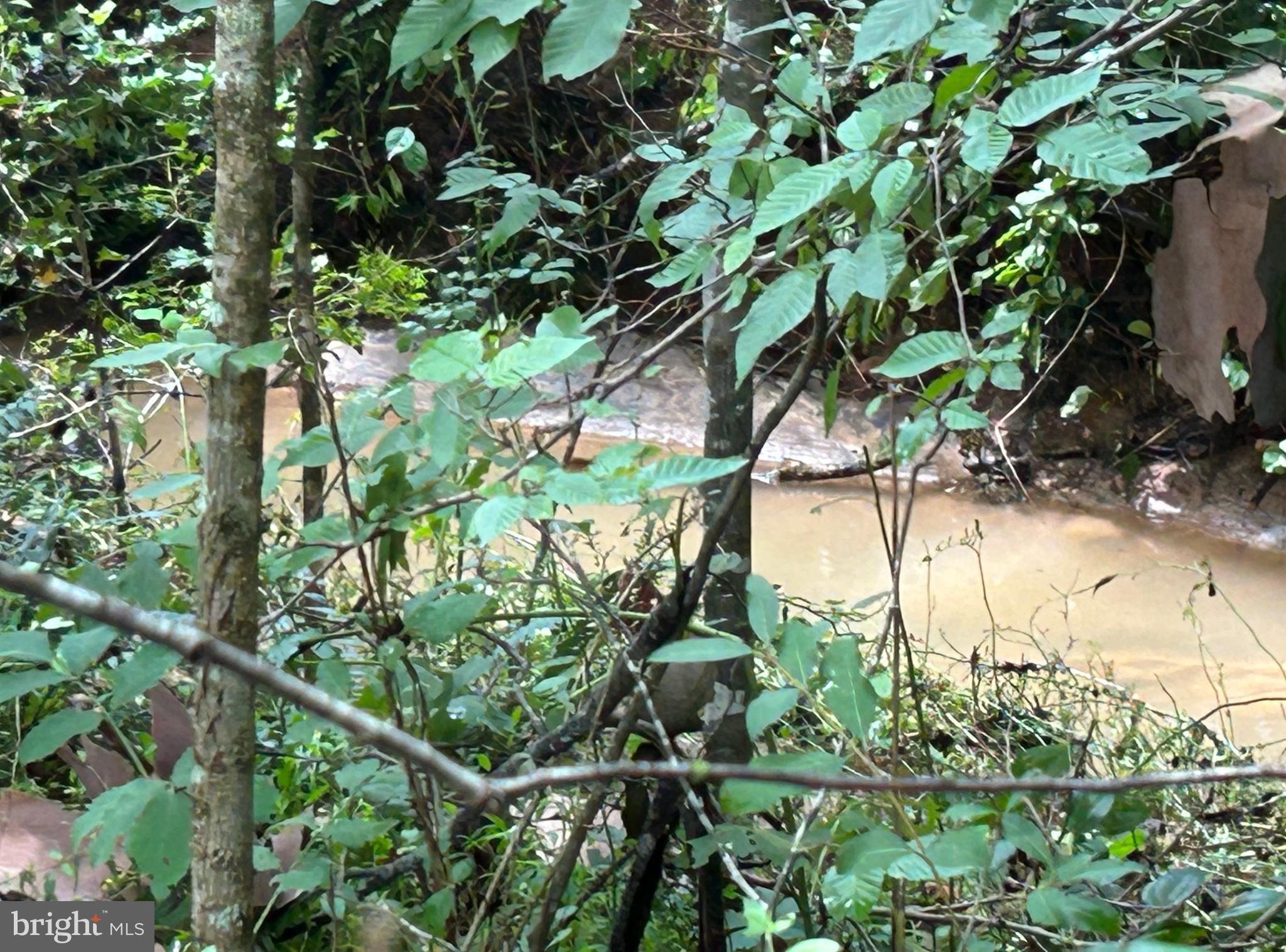 TWIN LAKES - Residential