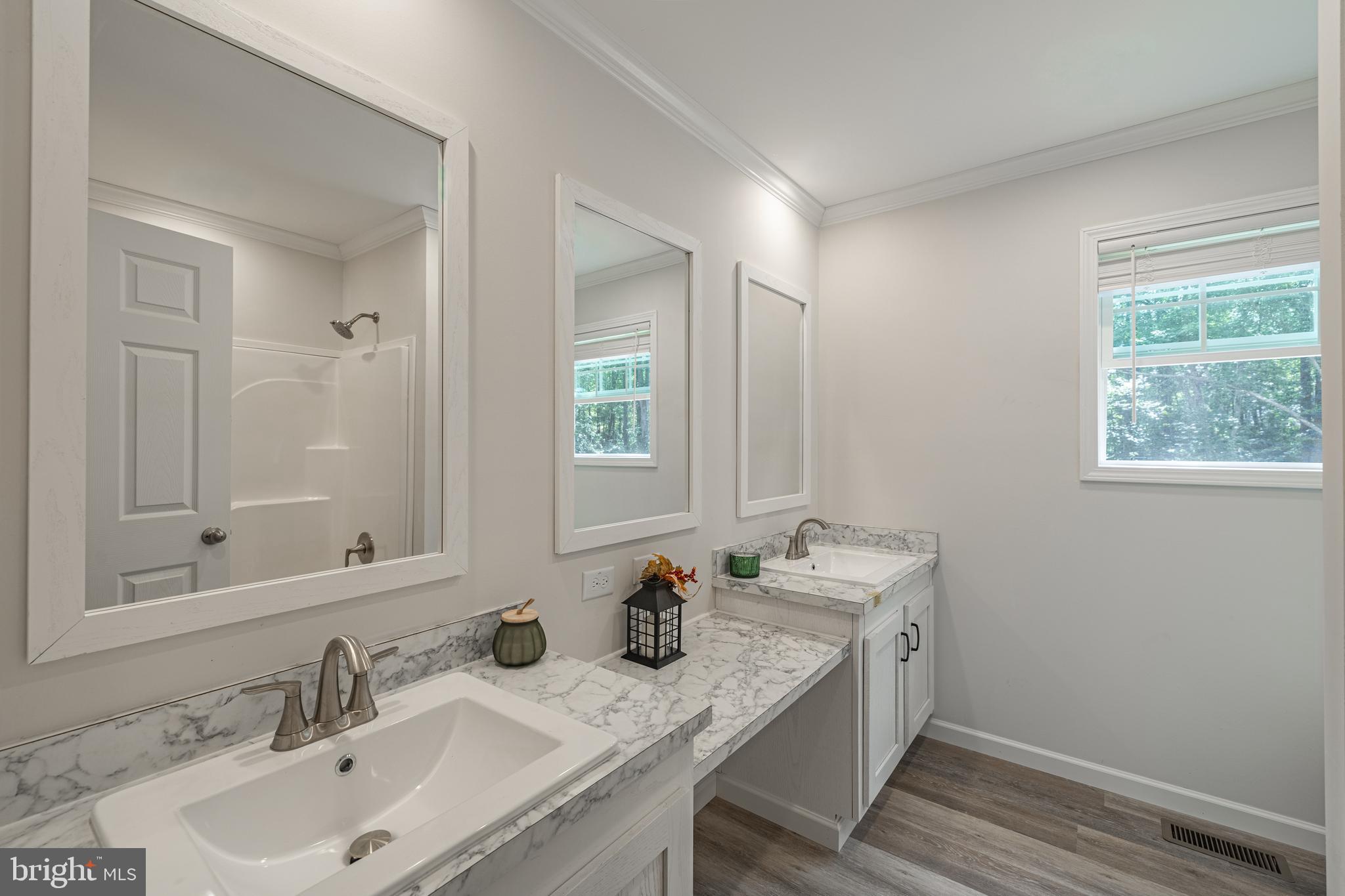 TWIN LAKES - Residential