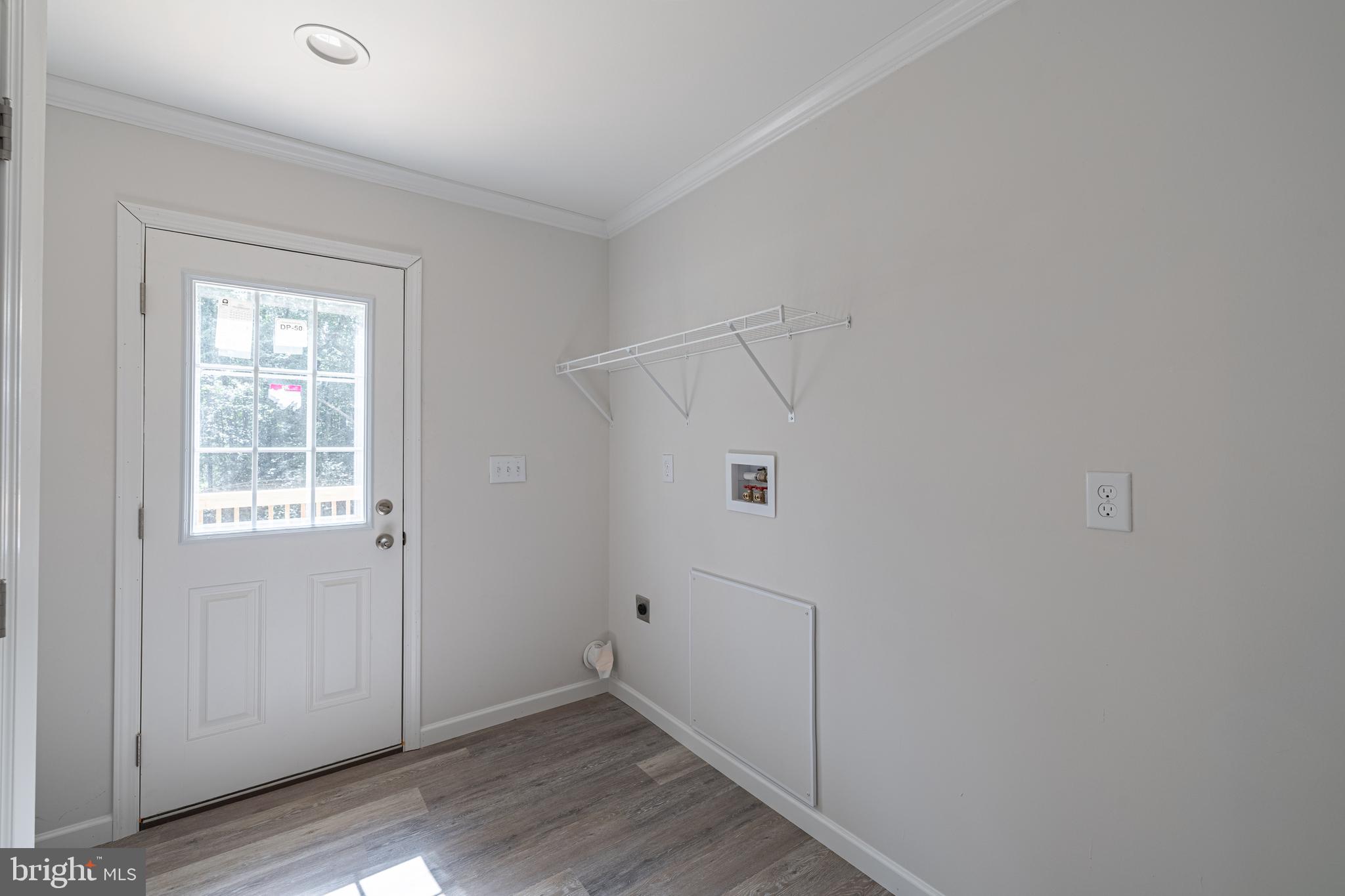 TWIN LAKES - Residential