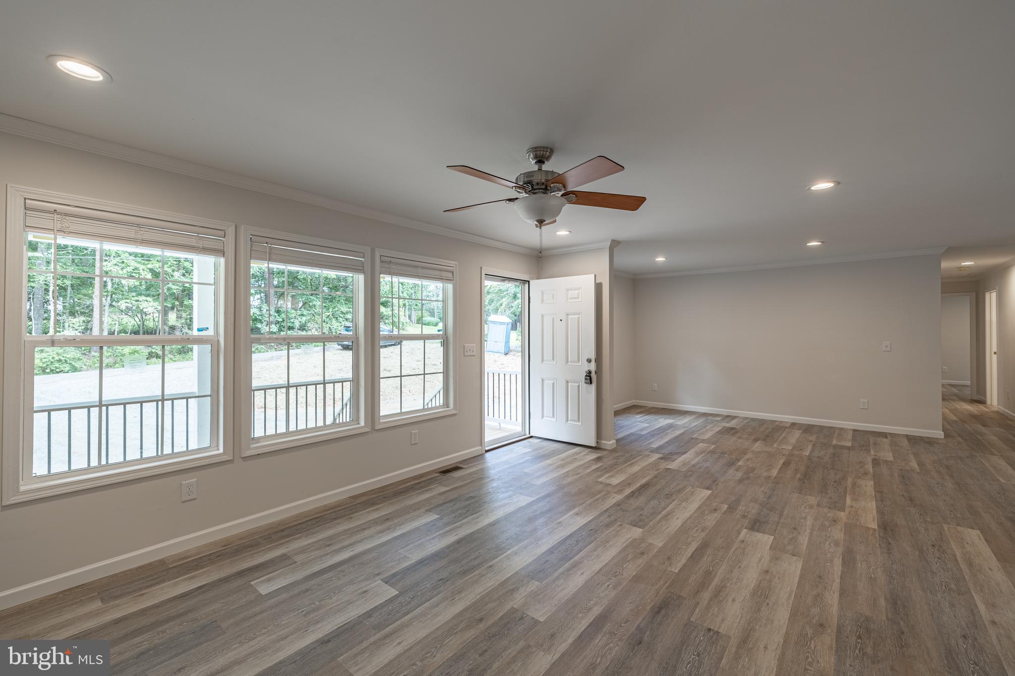 TWIN LAKES - Residential