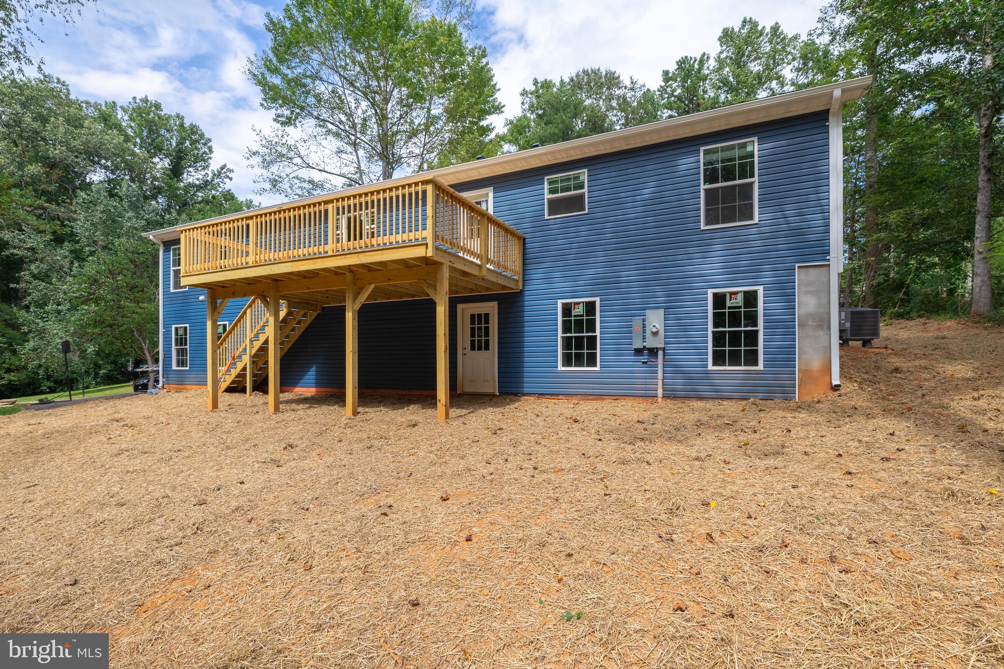 TWIN LAKES - Residential