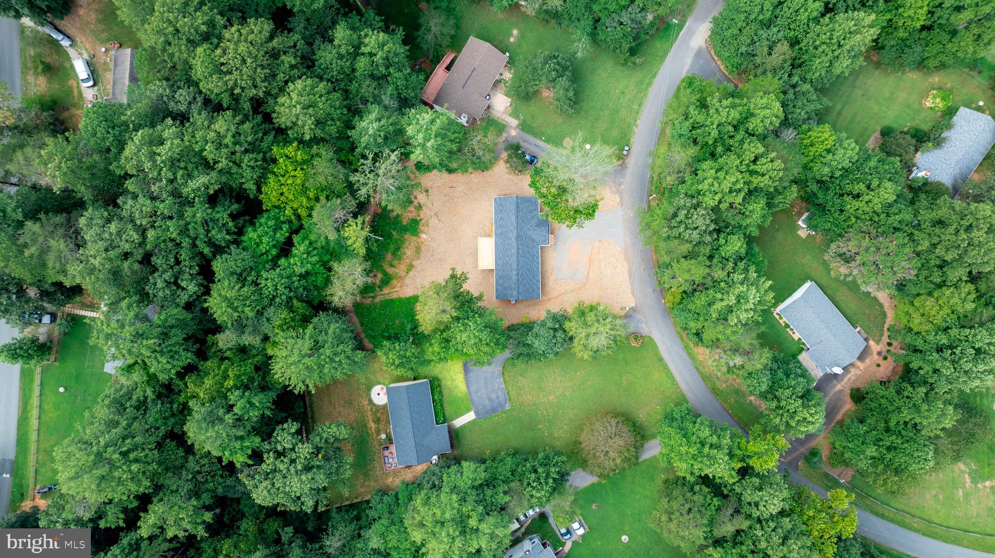 TWIN LAKES - Residential