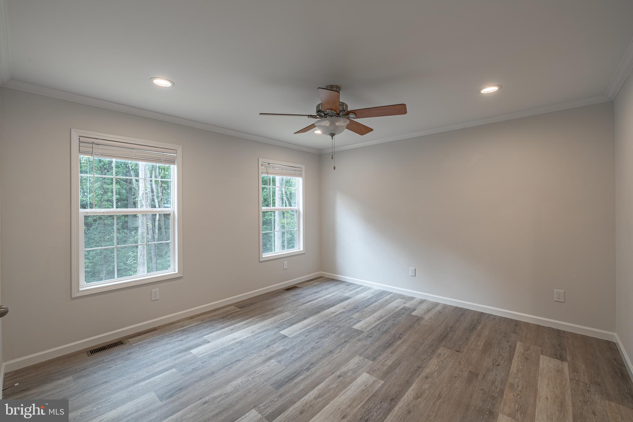 TWIN LAKES - Residential