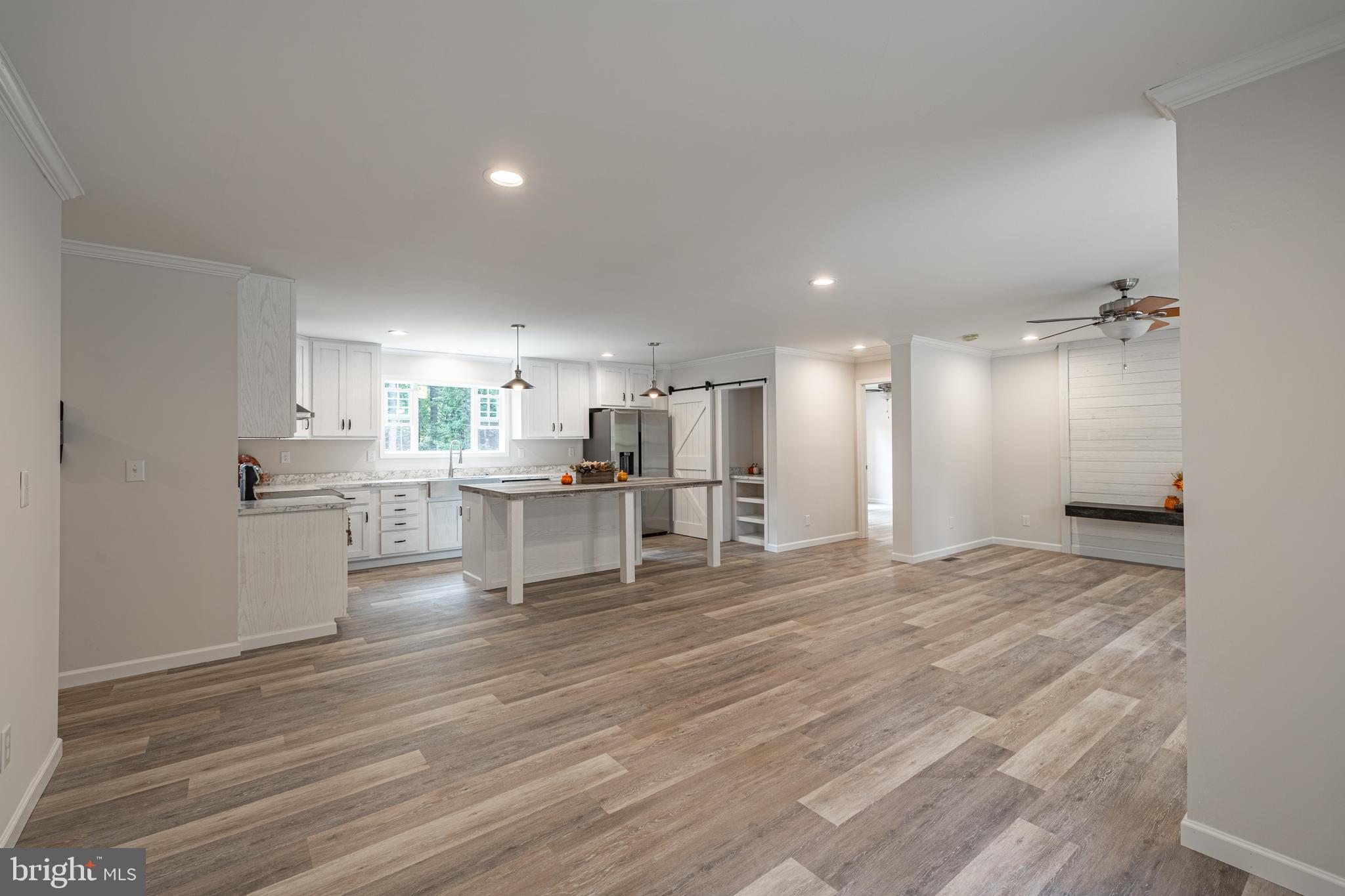 TWIN LAKES - Residential