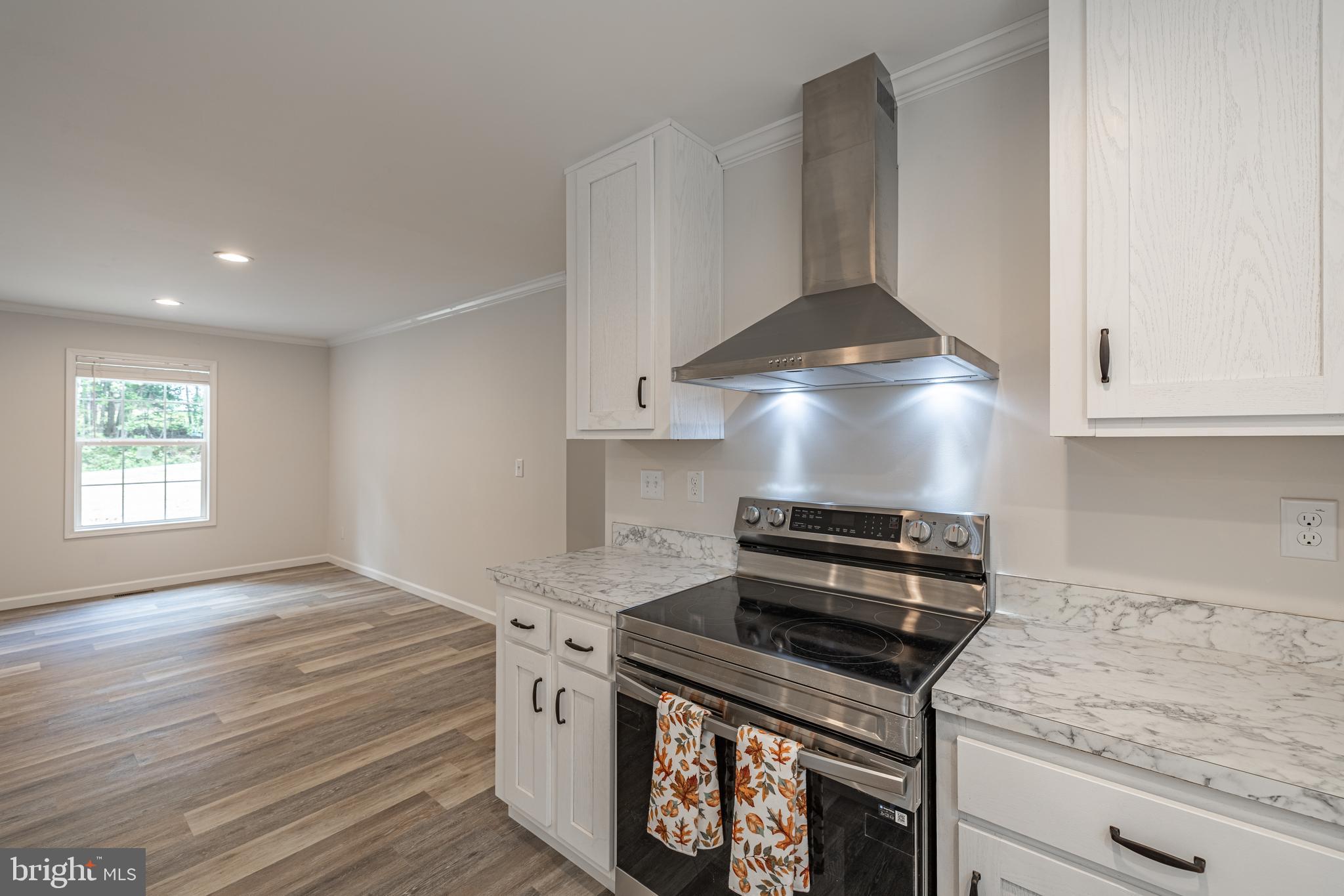 TWIN LAKES - Residential