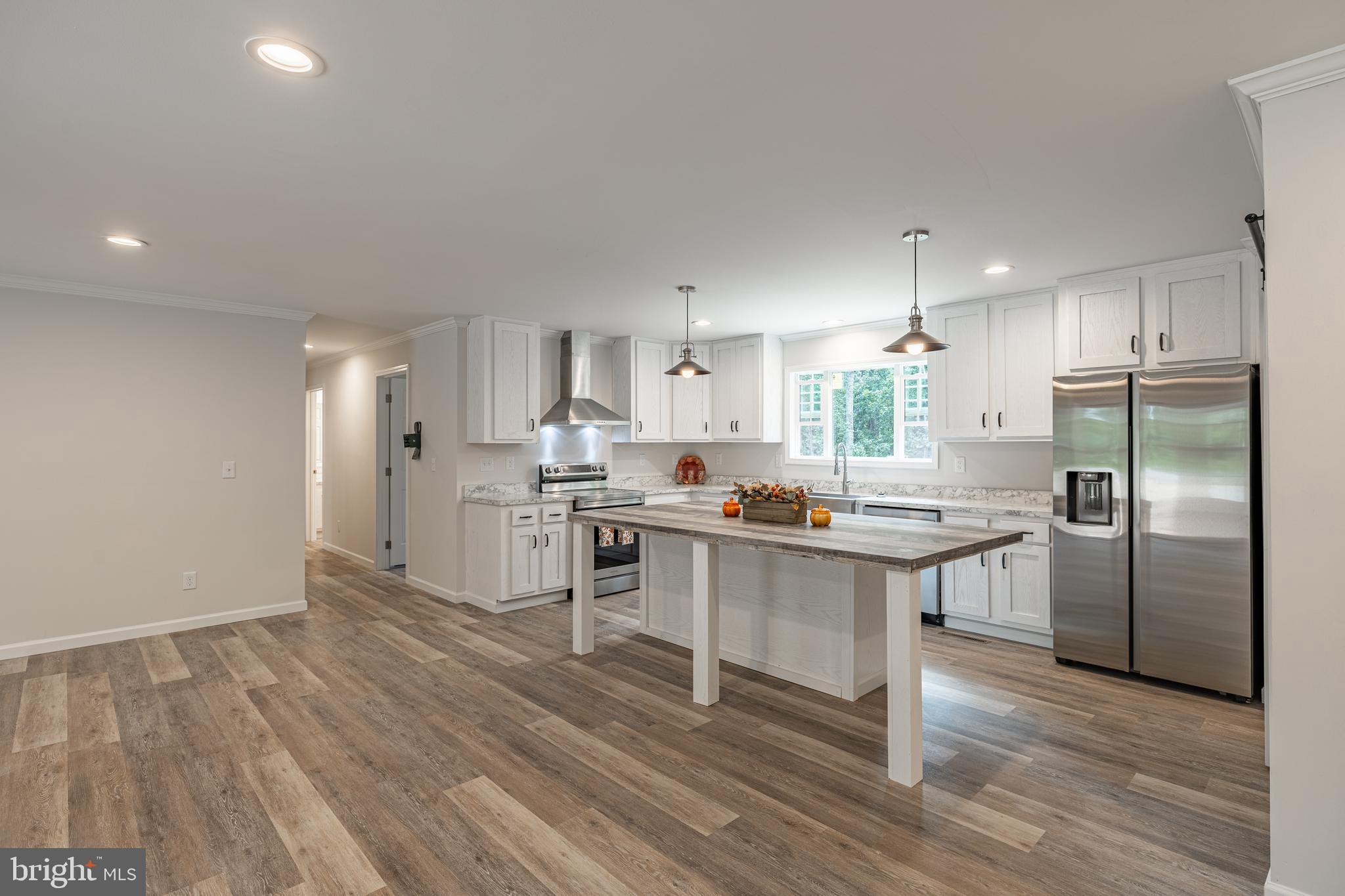 TWIN LAKES - Residential