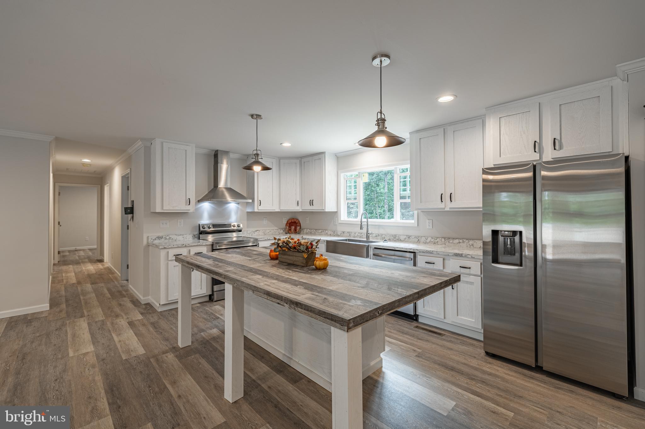 TWIN LAKES - Residential