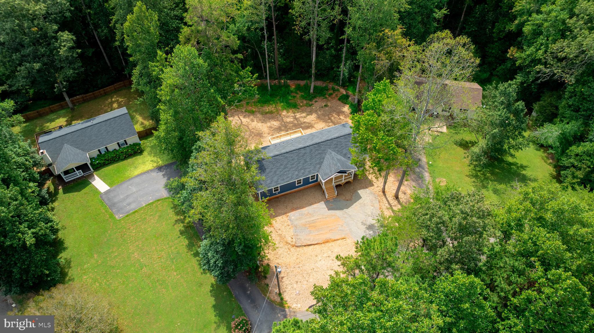 TWIN LAKES - Residential