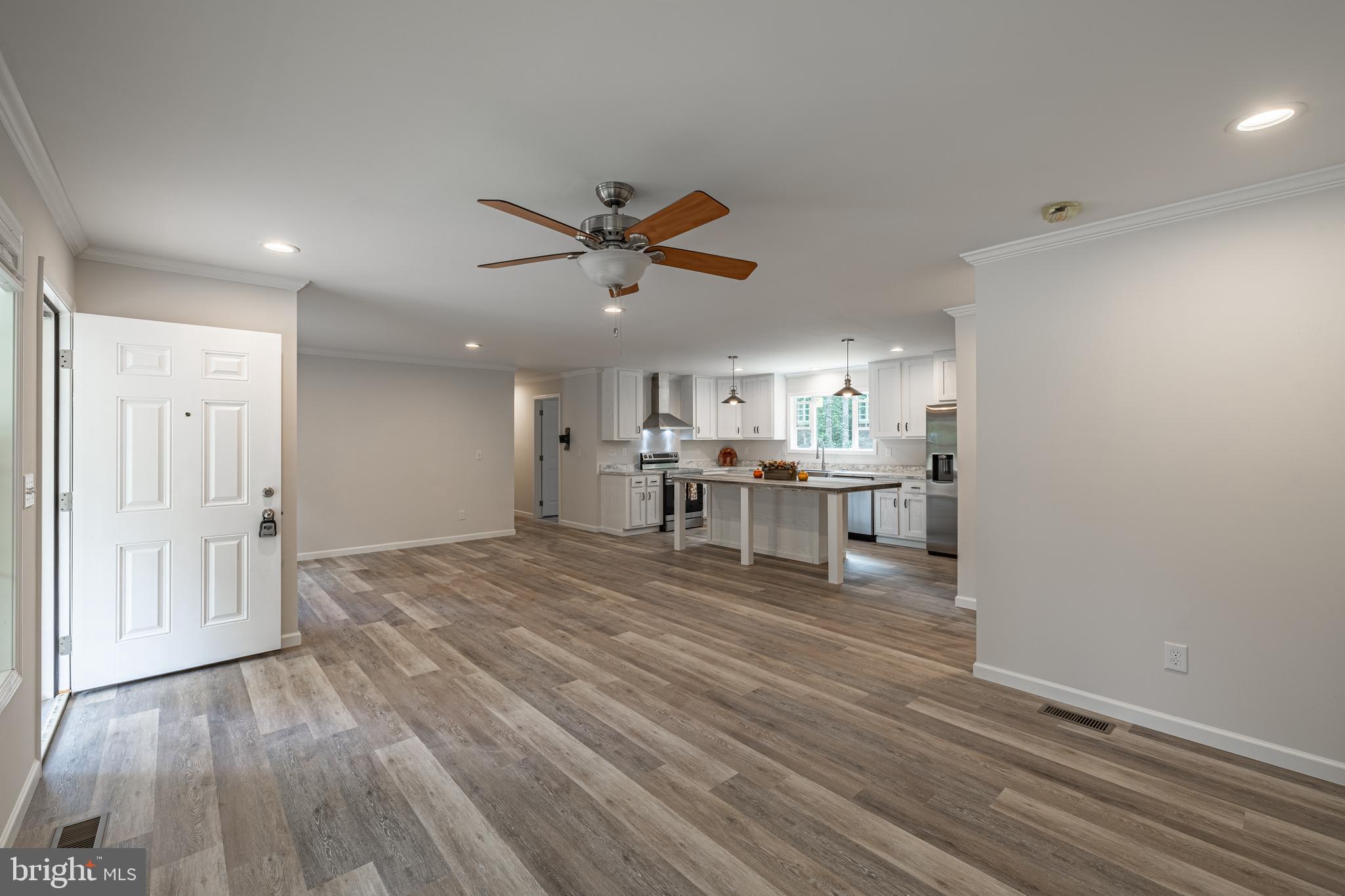 TWIN LAKES - Residential